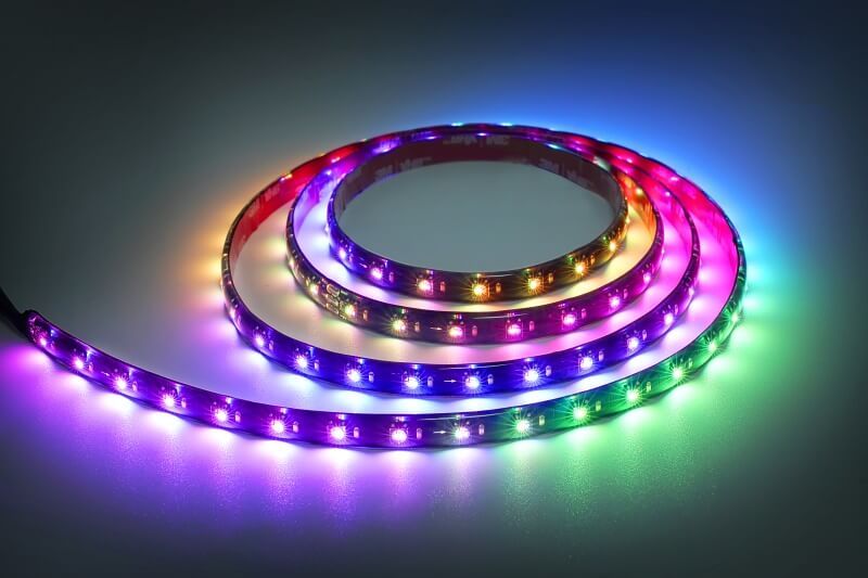 LED 